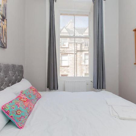 Bright & Homely City Centre Apartment Near Holyrood Edinburgh Exterior photo