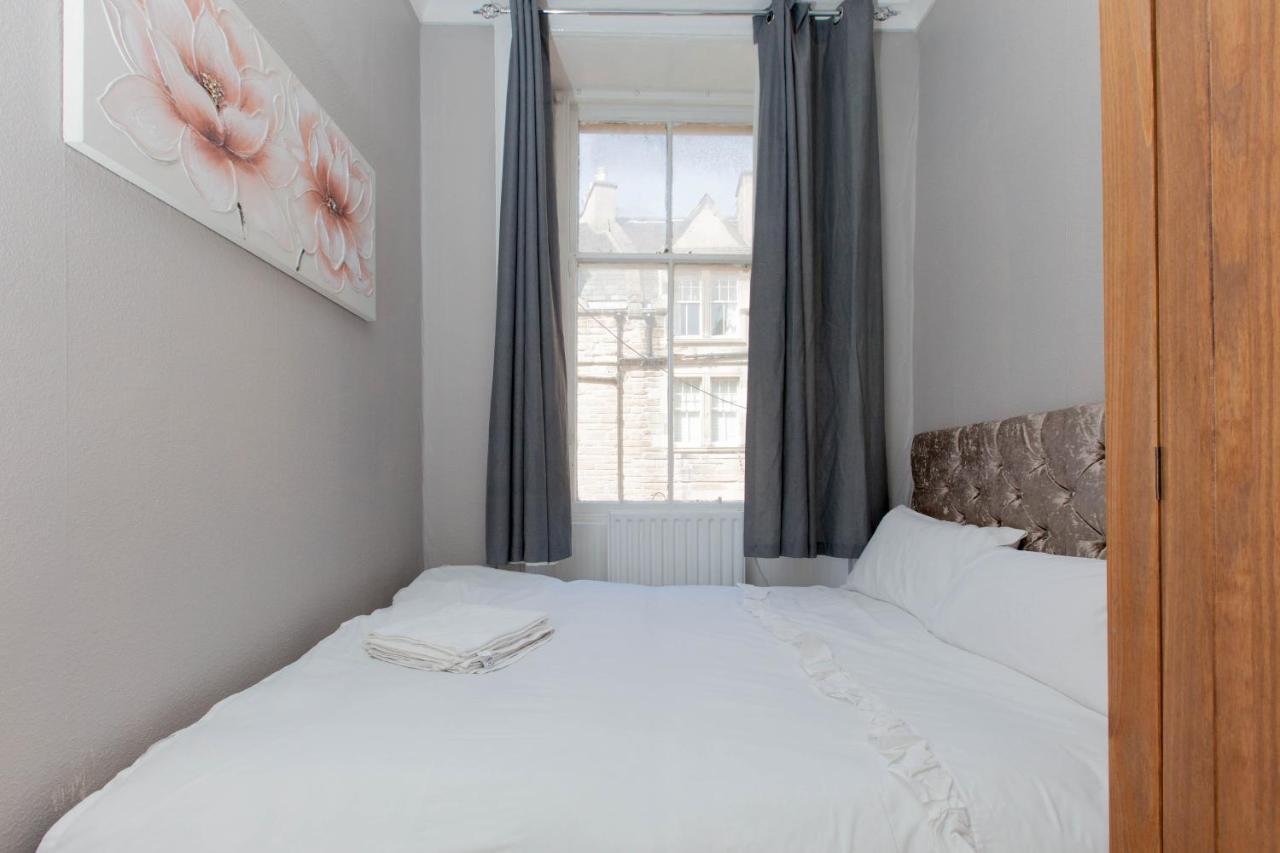 Bright & Homely City Centre Apartment Near Holyrood Edinburgh Exterior photo